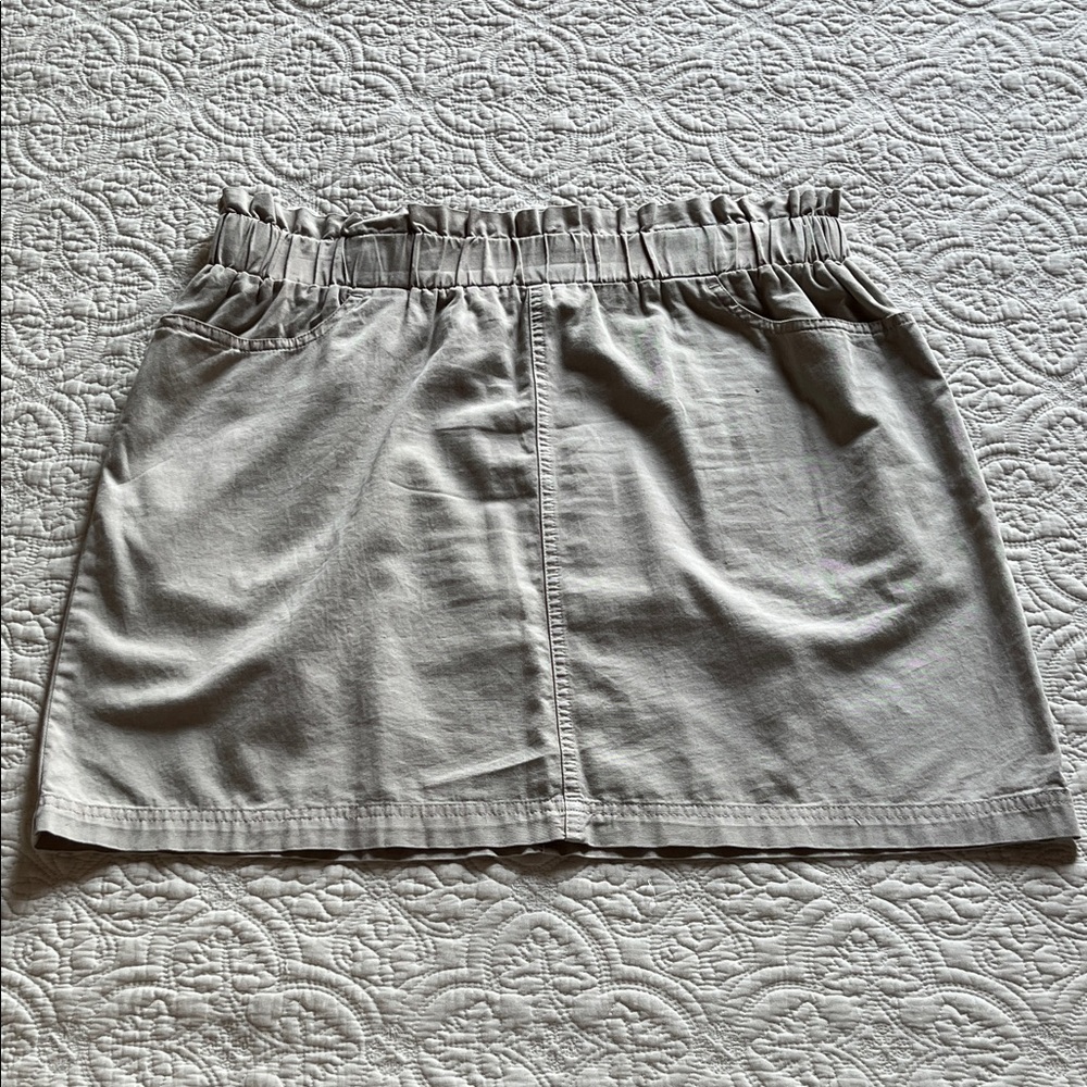 Jane and Delancey Light Gray Mini Skirt
